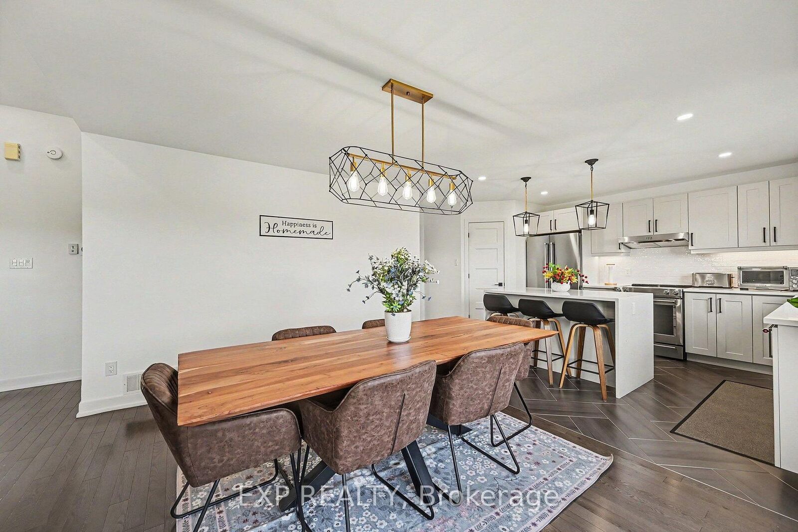 Property Photo: 306 Moisson Street ON K0A 1W0