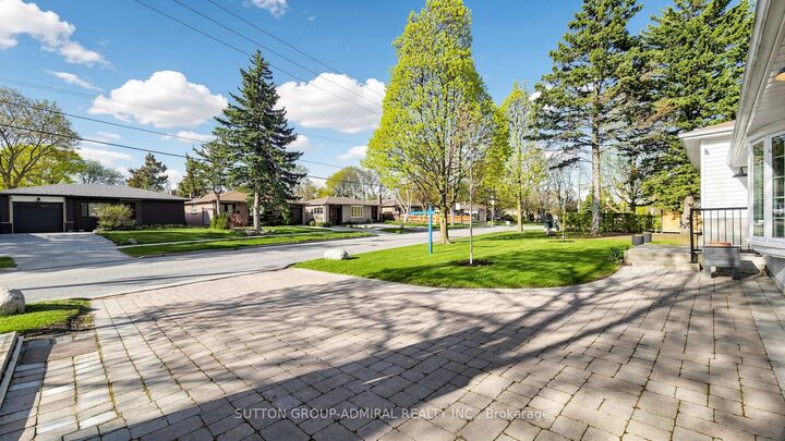 Property Photo: 218 Bay Thorn Drive ON L3T 3V7