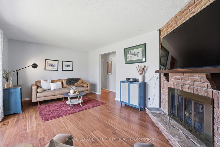 Property Photo: 776 Vinette Crescent ON K1E 1W9