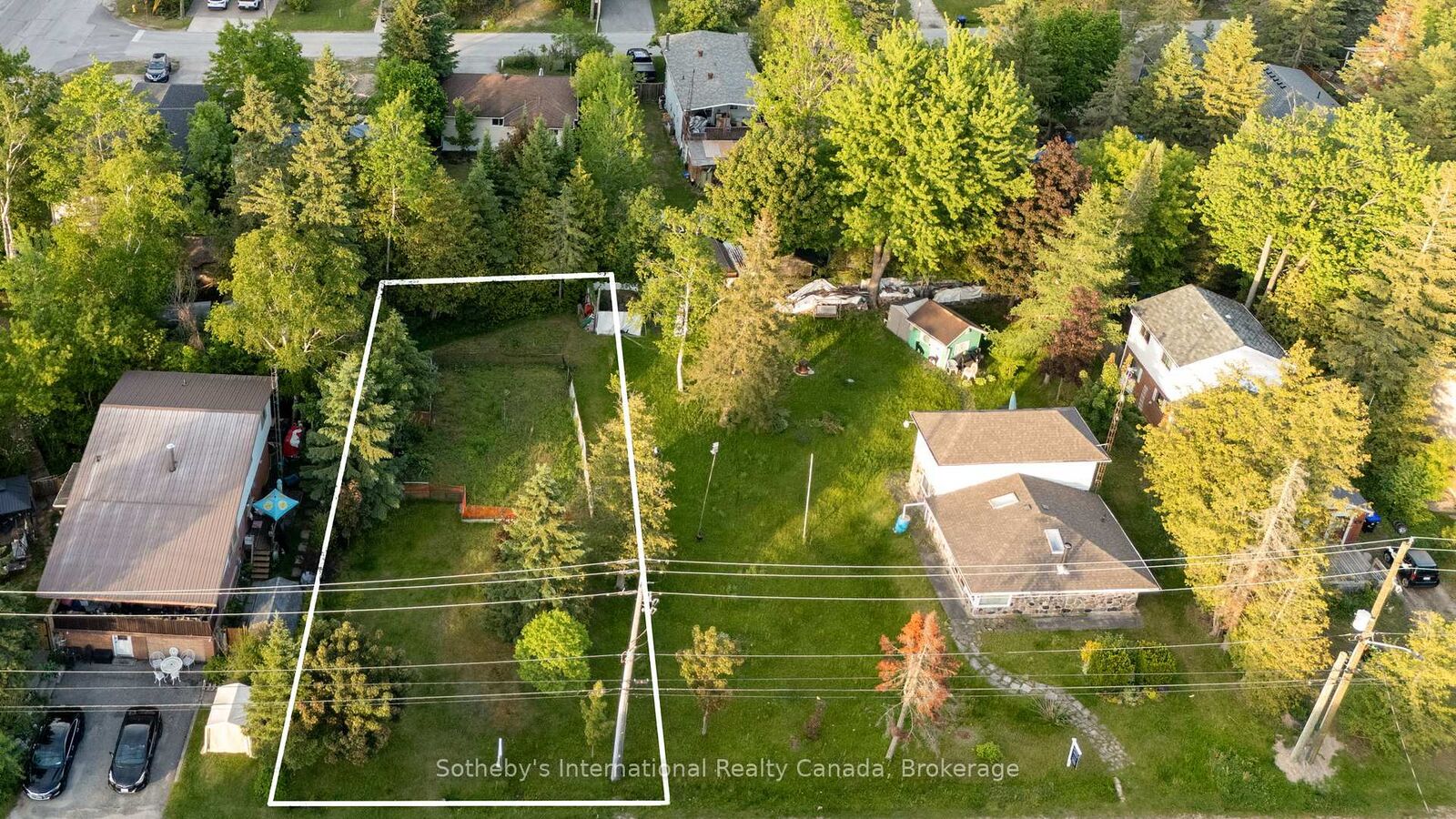 Property Photo:  11 62nd Street S  ON L9Z 1V5 