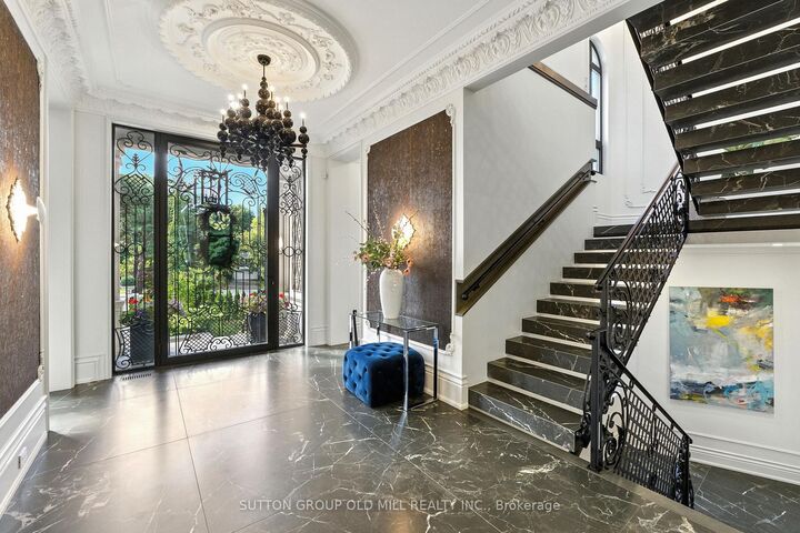 Property Photo: 10 Hillavon Drive ON M9B 2P5