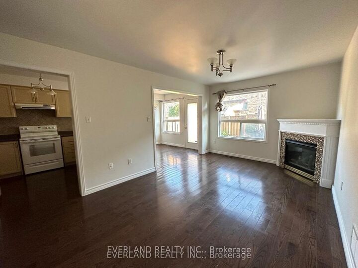 Property Photo:  7 Bassett Avenue  ON L4B 4M8 