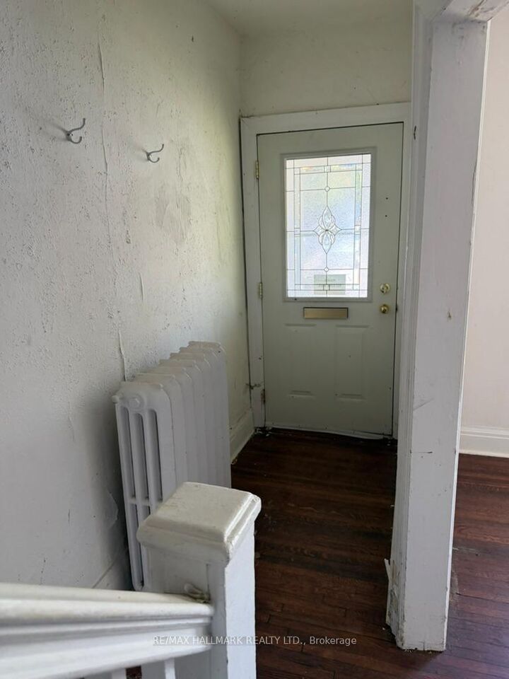 Property Photo: 73 Hocken Avenue ON M6G 2K1