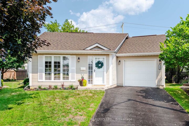 Property Photo: 1549 Joseph Court ON K6H 7N7