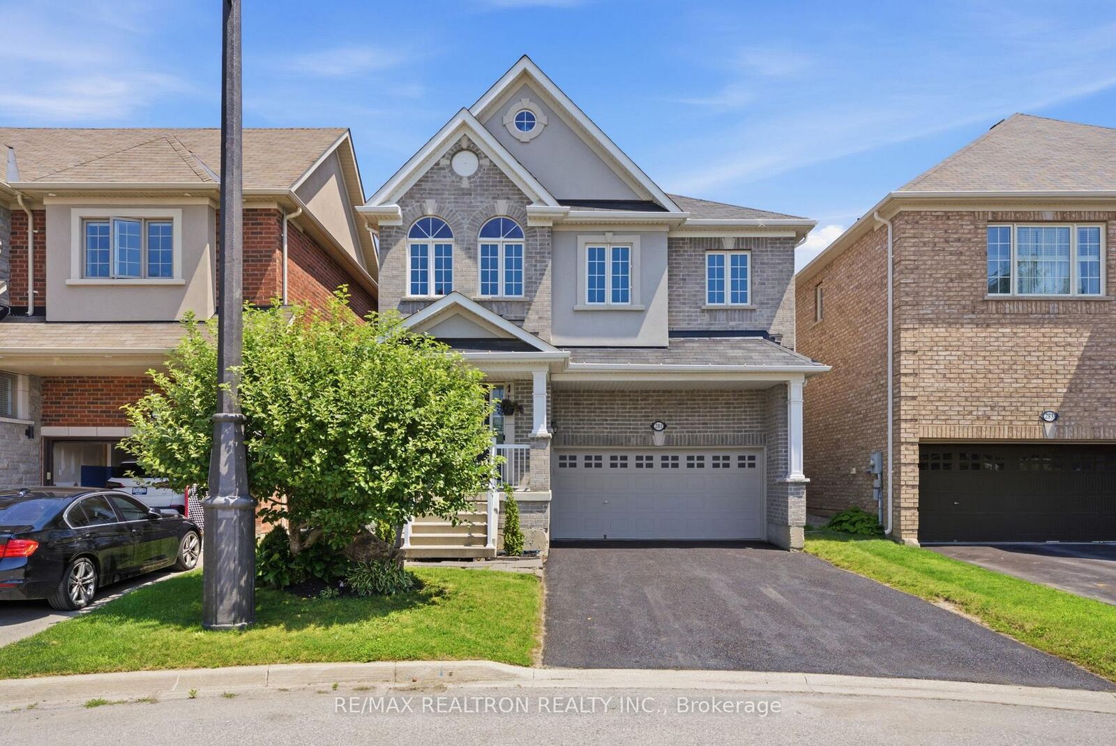 Property Photo: 281 Sloss Court ON L3X 0G1