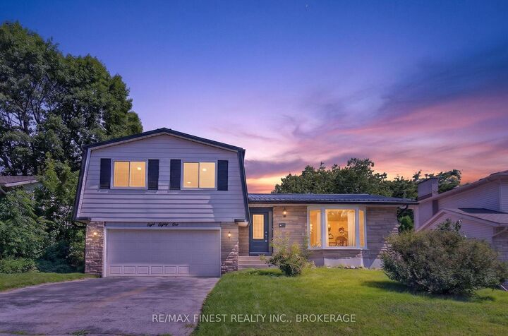 Property Photo:  881 Ludgate Crescent  ON K7M 6C7 