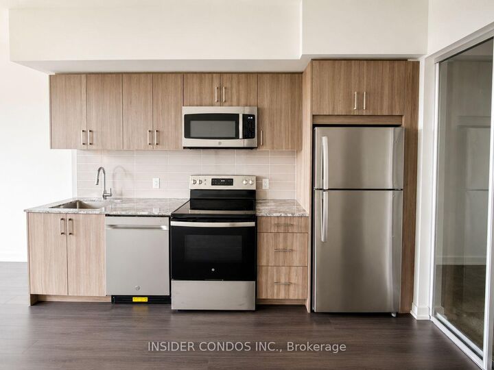 Property Photo:  4010 Eglinton Avenue W 428  ON M9P 1A6 