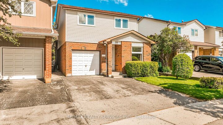 Property Photo: 32 Winterfold Drive ON L6V 3T2