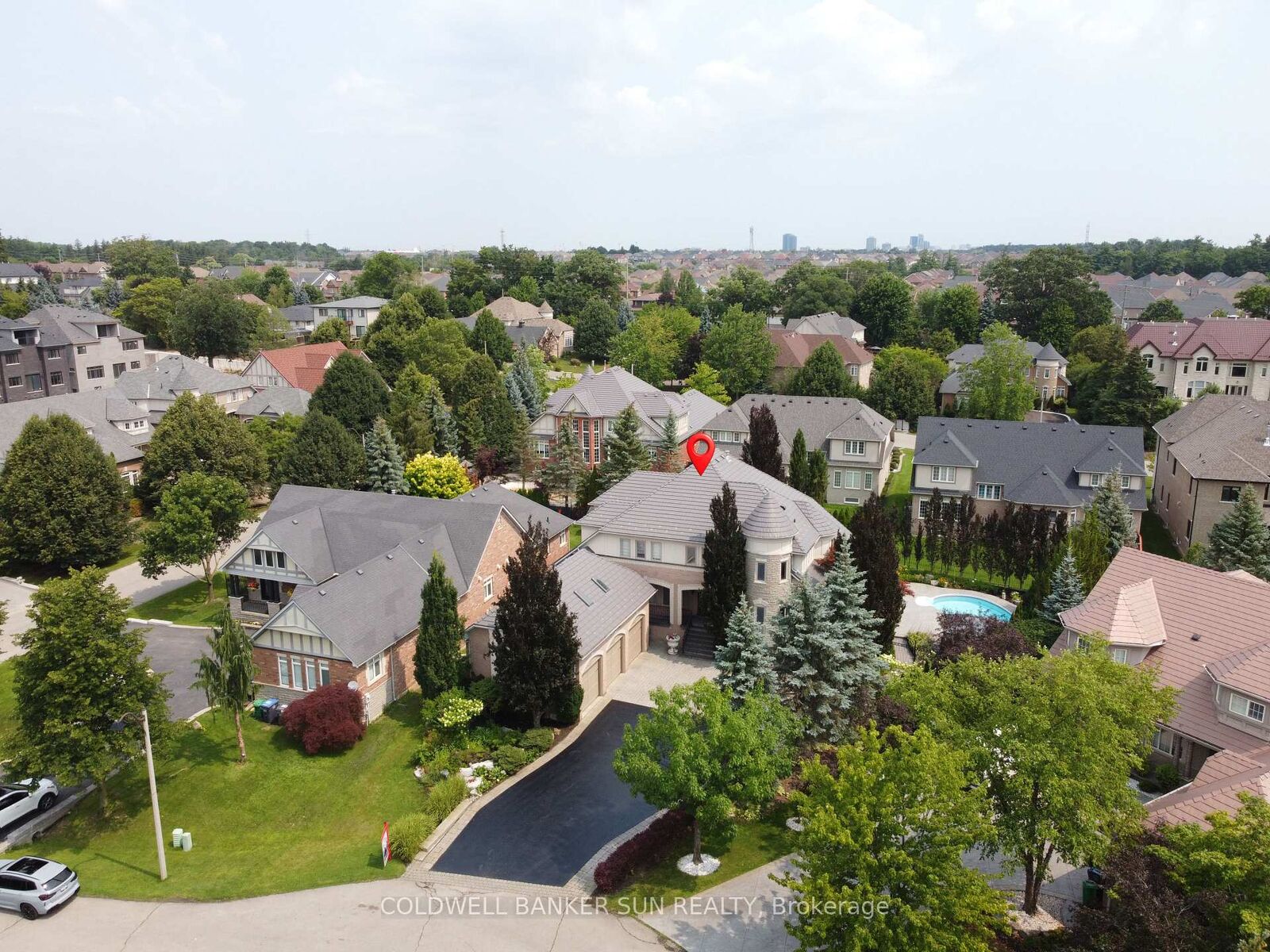 Property Photo: 10 Pride Court ON L6Y 5H3