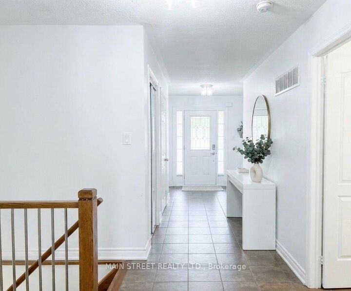 Property Photo:  77 Reddenhurst Crescent  ON L4P 4G1 