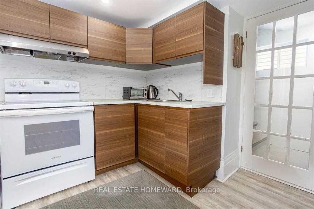 Property Photo: 81 Sweetland Avenue Lower ON K1N 7T9
