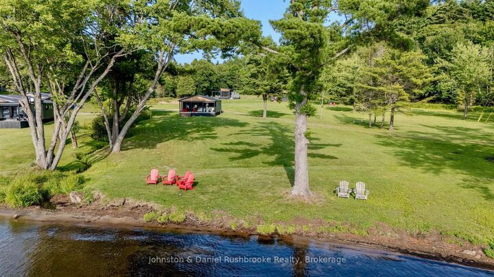 Property Photo: 1366 Rosseau Lake Road 2 Road Site 11 ON P0B 1J0