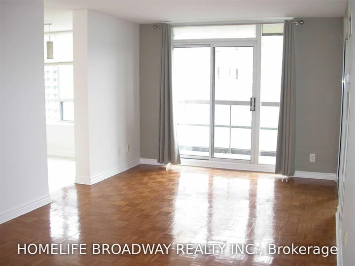 Property Photo:  156 Enfield Place 1809  ON L5B 4L8 