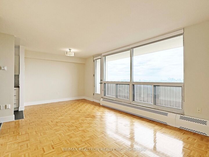 Property Photo:  666 Spadina Avenue 1415  ON M5S 2H8 