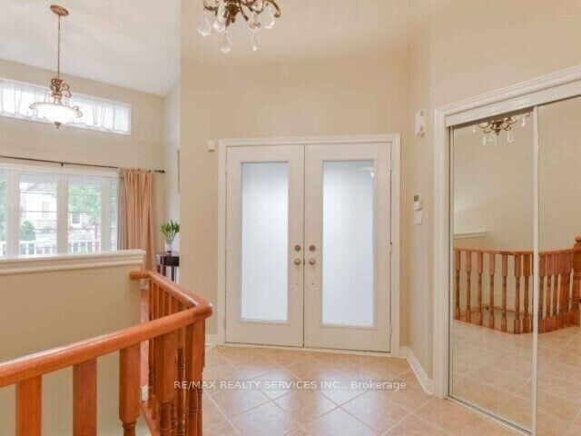 Property Photo:  106 Pennyroyal Crescent  ON L6S 6J6 
