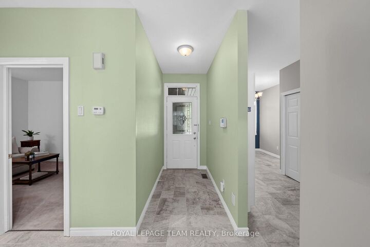 Property Photo:  52 Village Walk Private  ON K4M 1L1 