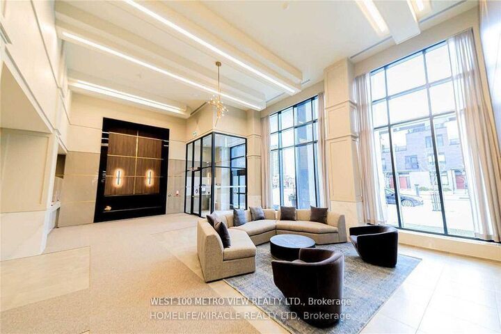 Property Photo:  4055 Parkside Village Drive 2012  ON L5B 0K8 