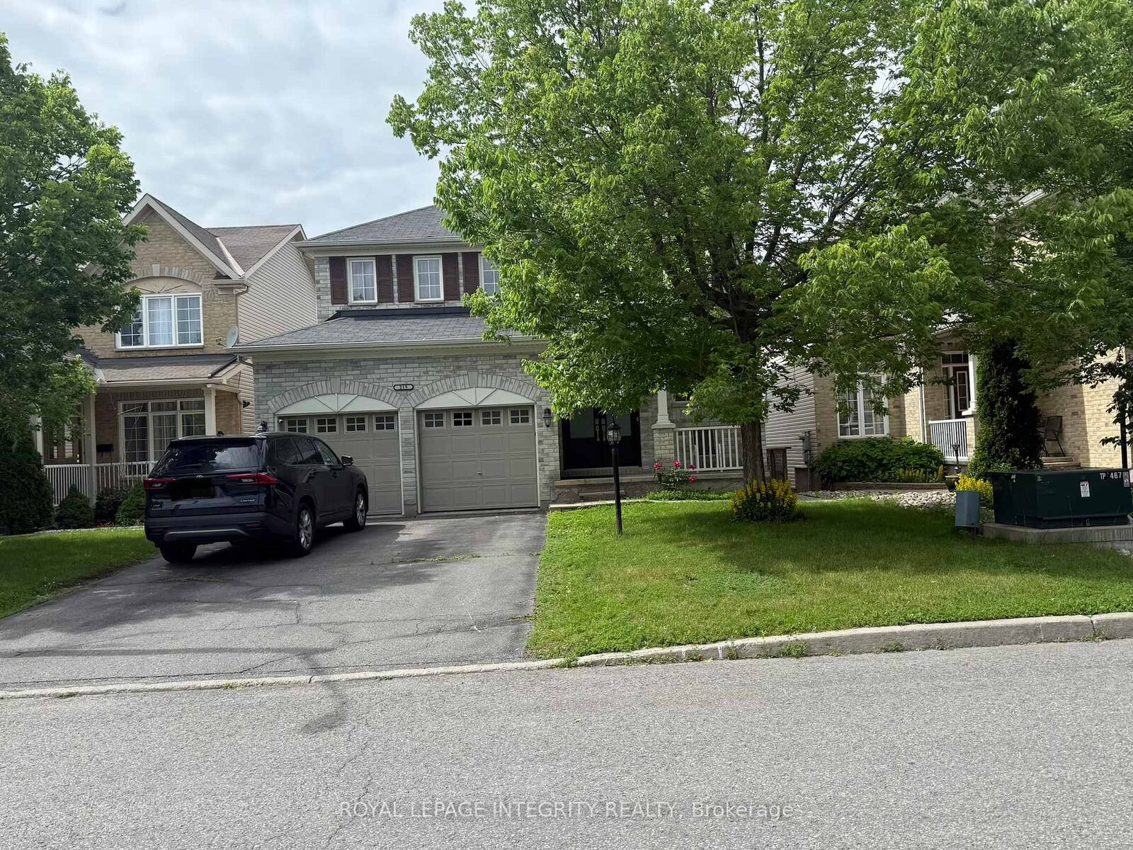 Property Photo:  219 Lucinda Crescent  ON K1W 0A1 