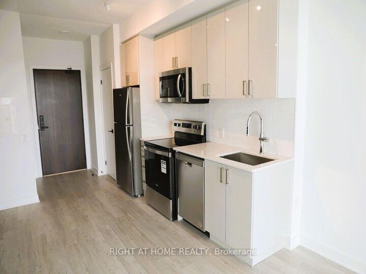 Property Photo: 2782 Barton Street N 903 ON L8E 2J8