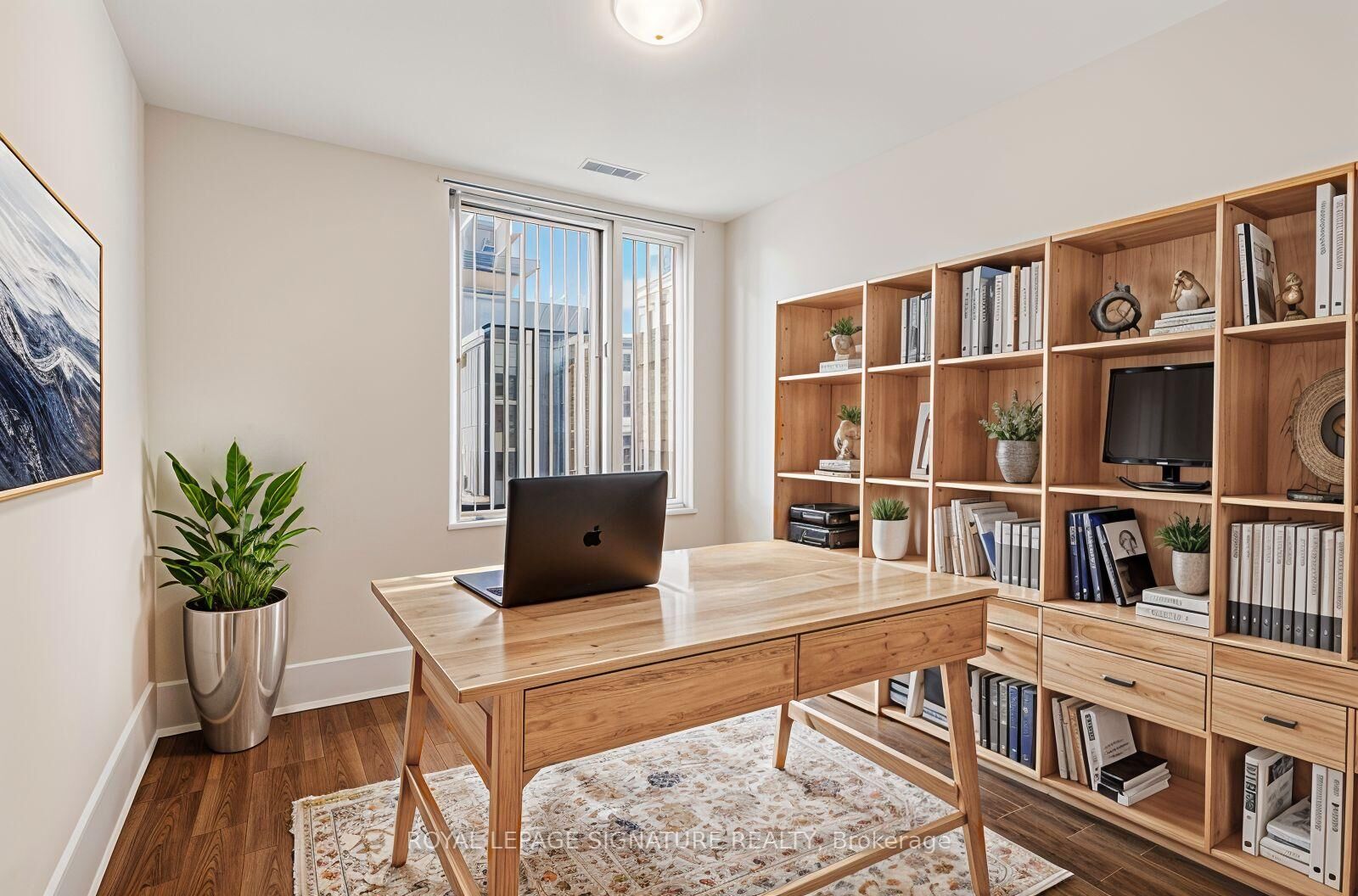 Property Photo:  105 Harrison Garden Boulevard Gv105  ON M2N 0C3 