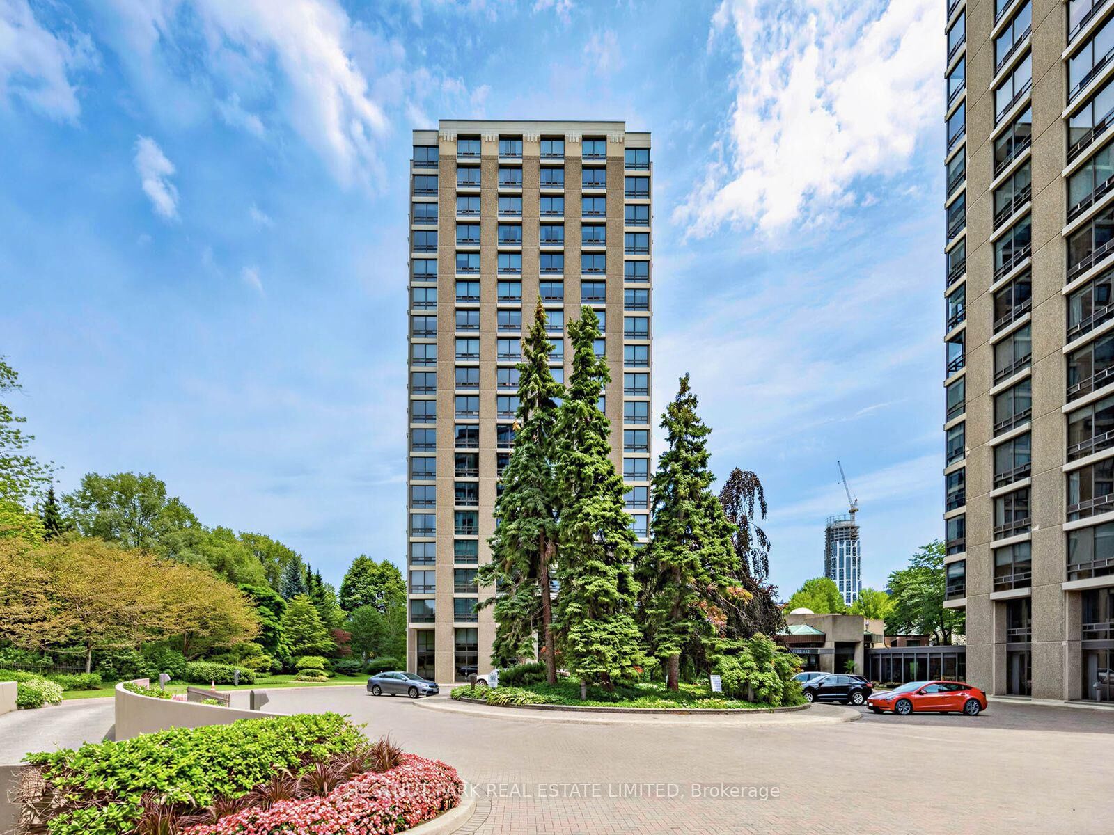 Property Photo: 625 Avenue Road 304 ON M4V 2K7
