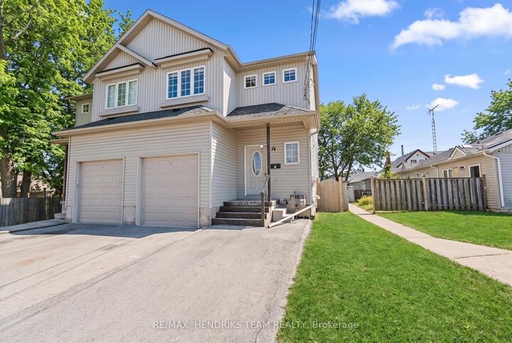2 Townline Road E — photo 1
