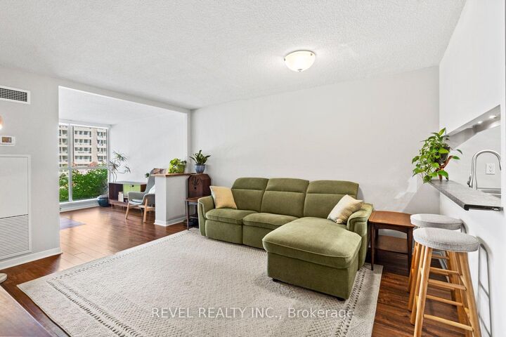 Property Photo:  20 Southport Street 302  ON M6S 4Y8 