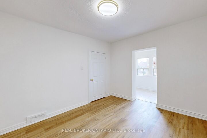Property Photo:  102 Bowie Avenue Main  ON M6E 2P7 