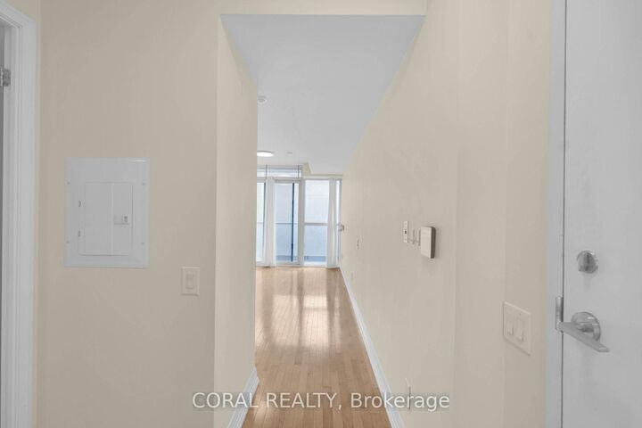 Property Photo:  25 Carlton Street 1901  ON M5B 1L4 
