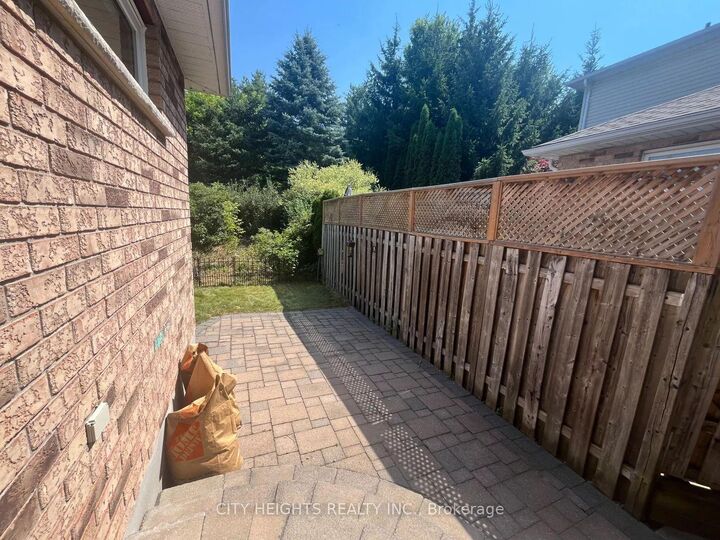 Property Photo:  555 Grasslands Court  ON N2V 2R5 