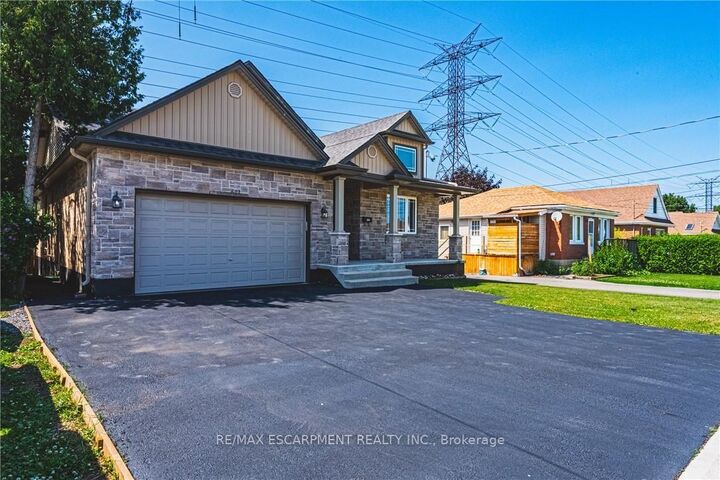 Property Photo: 602 Cochrane Road ON L8K 3H6