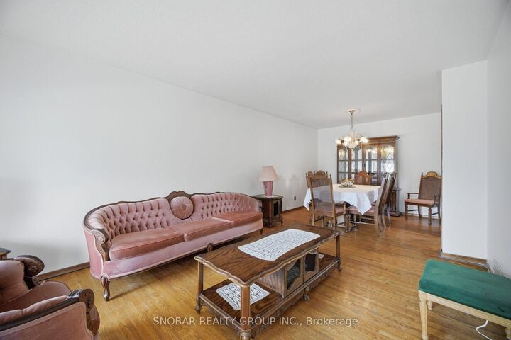 Property Photo:  3117 Fieldgate Drive  ON L4X 2H2 