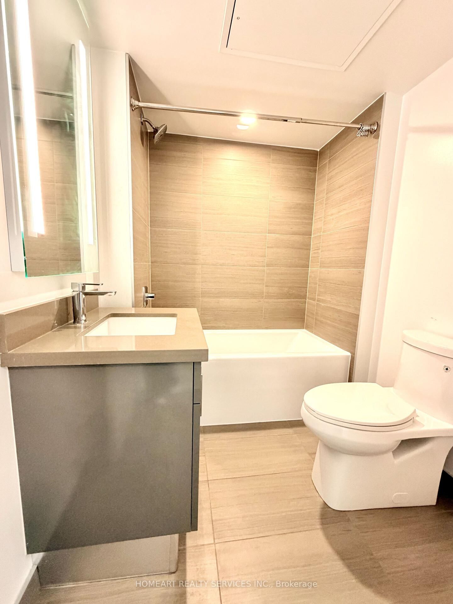 Property Photo:  188 Cumberland Street 602  ON M5R 0B6 