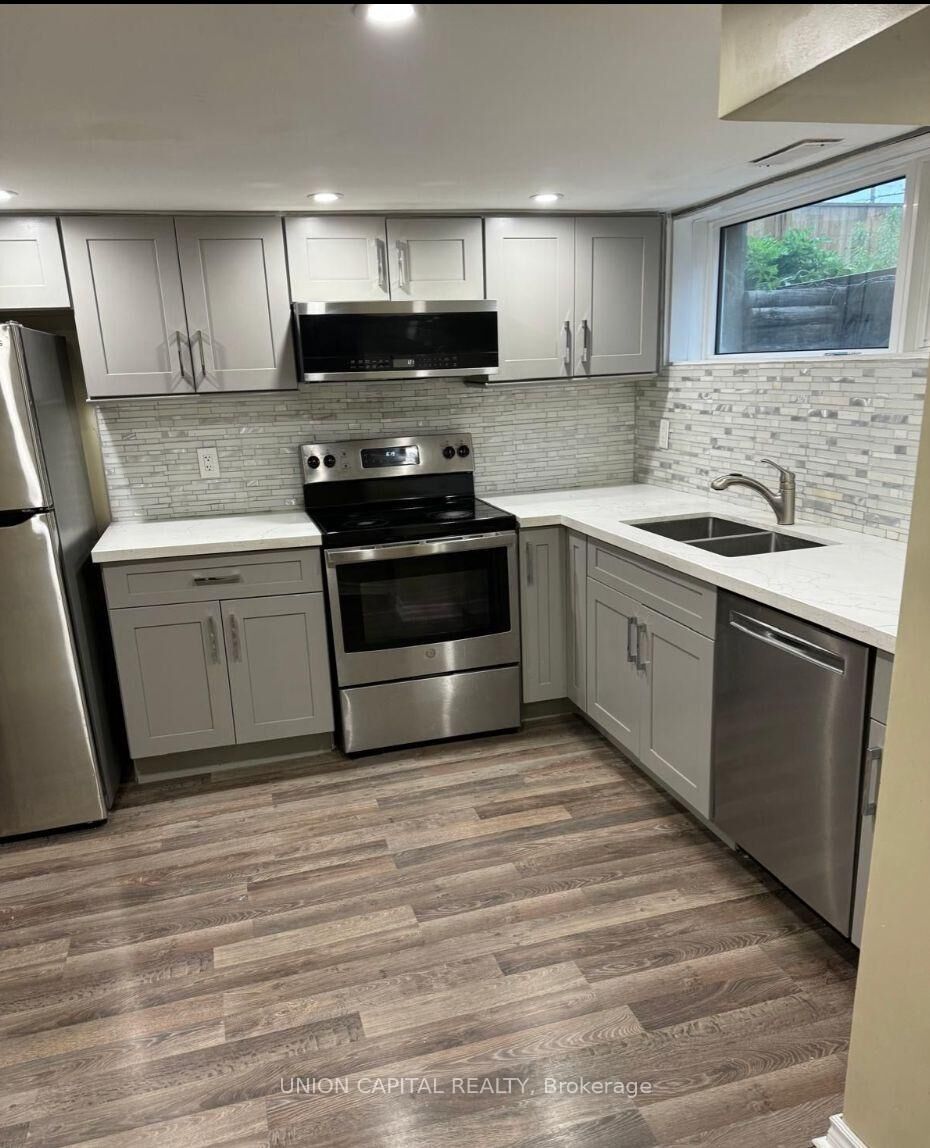 Property Photo:  427 Rossland Road W Room A  ON L1J 3G9 