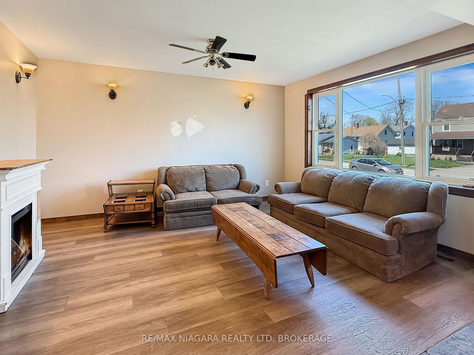 Property Photo: 351 Brock Street ON L2A 2X4