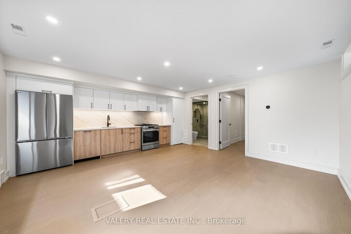 Property Photo:  131 Dovercourt Road Unit 1  ON M6J 3C5 