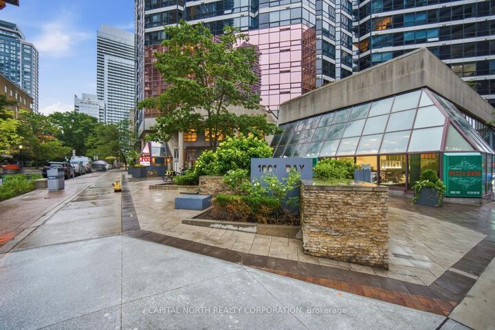 Property Photo: 1001 Bay Street 610 ON M5S 3A6