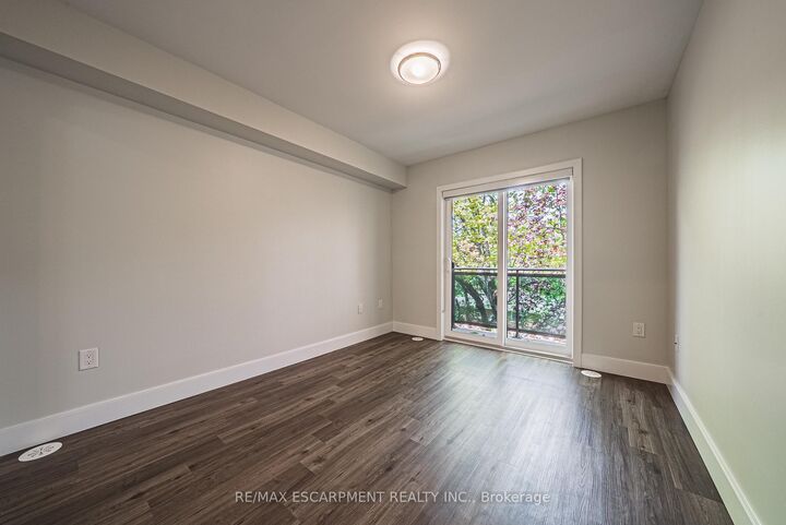 Property Photo: 2061 Prospect Street 209 ON L7R 1Z2