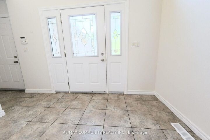 Property Photo:  24 Sunshine Lane  ON K8V 6X7 