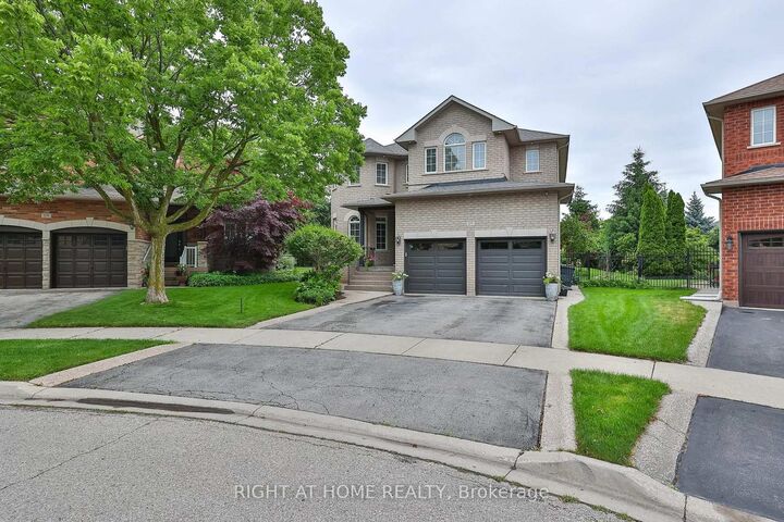 2275 Whitecliffe Way — photo 1