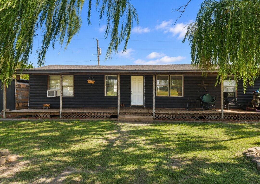 Property Photo:  421157 E 1090 Road  OK 74426 