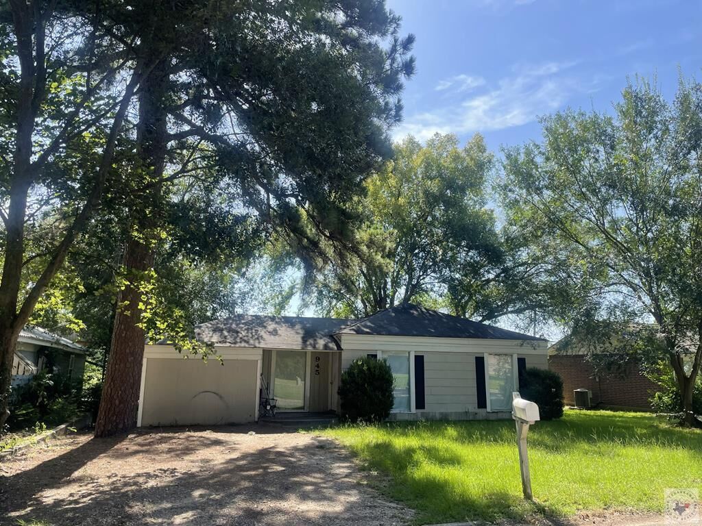 Property Photo:  945 Guam St.  TX 75501 