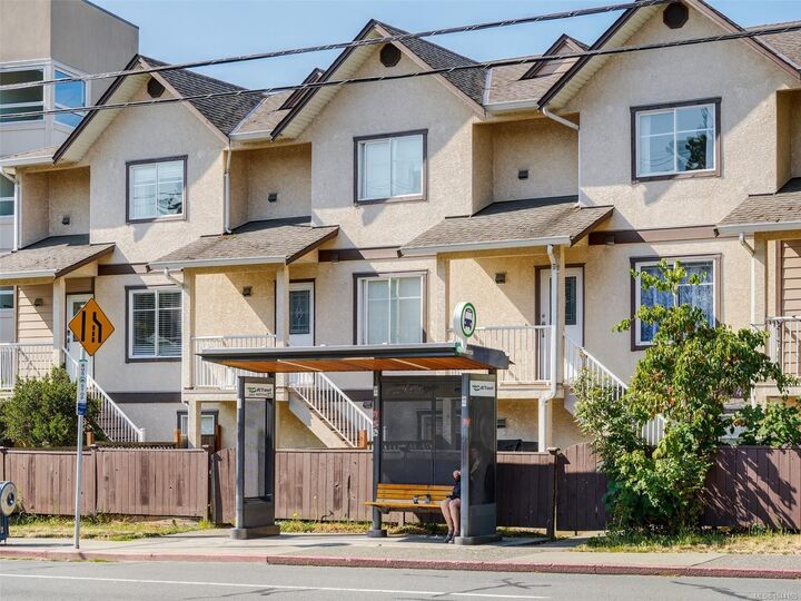 311 Burnside Rd E #4 — photo 1