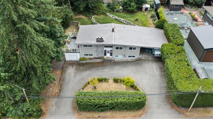 1080 Maple Bay Rd — photo 1