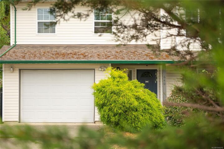Property Photo:  640 Railway Ave  BC V9R 4K9 