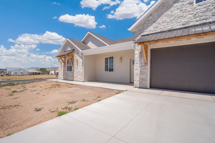 Property Photo:  791 E 200 S  UT 84725 