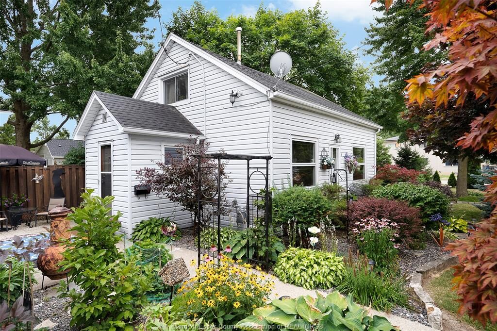 Property Photo: 58 Laird Avenue ON N8M 1R8