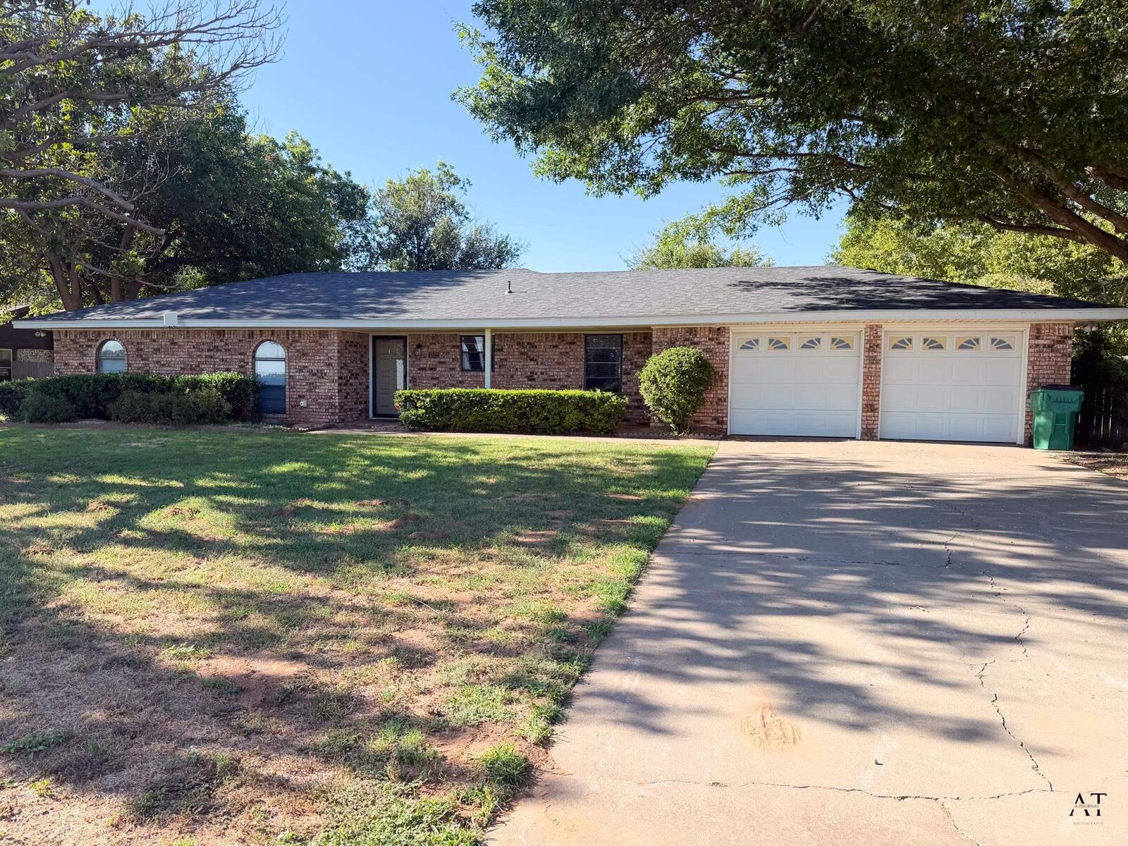 Property Photo:  1222 Sycamore Drive  TX 76354-5243 