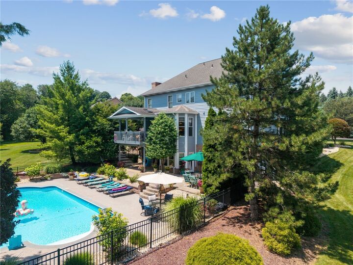 Property Photo:  32 Hawthorne Ln  PA 15642 