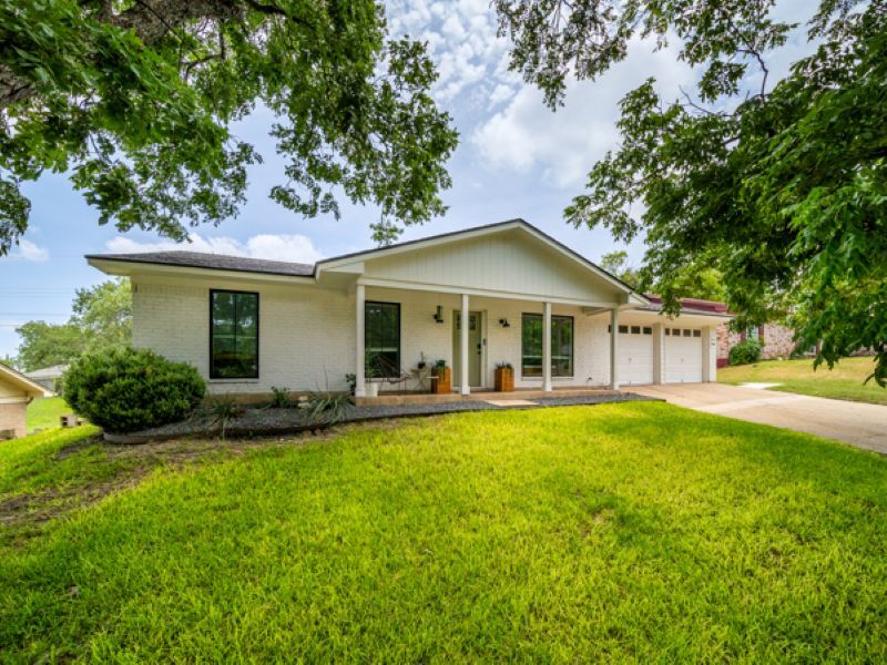 Property Photo: 11911 Hornsby Street TX 78753